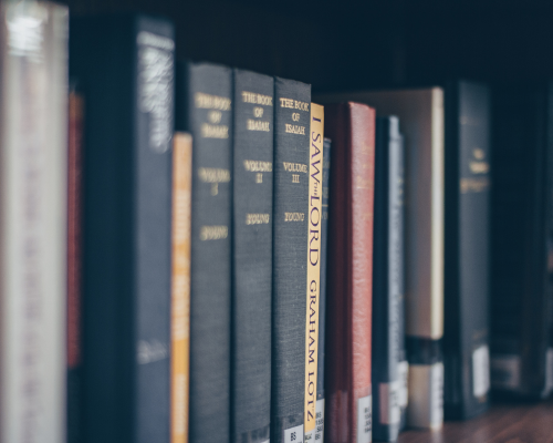 books on a shelf to talk about financial market